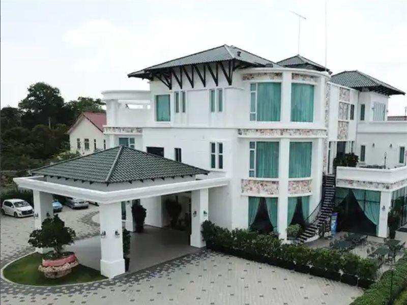 Casa Bianca Hotel Kluang Exterior photo