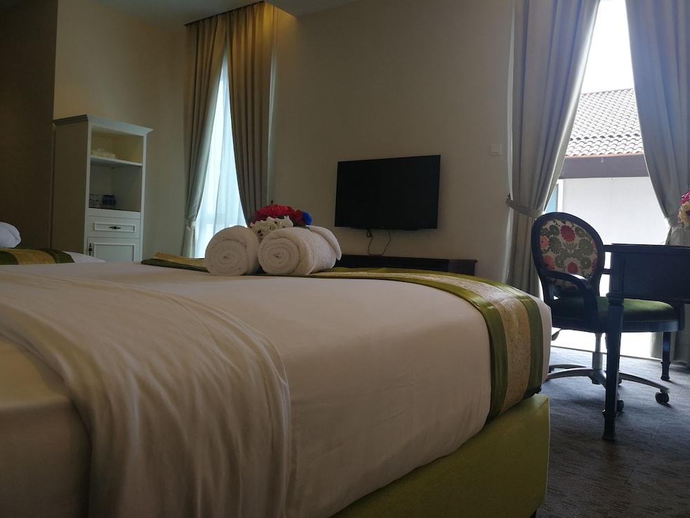 Casa Bianca Hotel Kluang Exterior photo