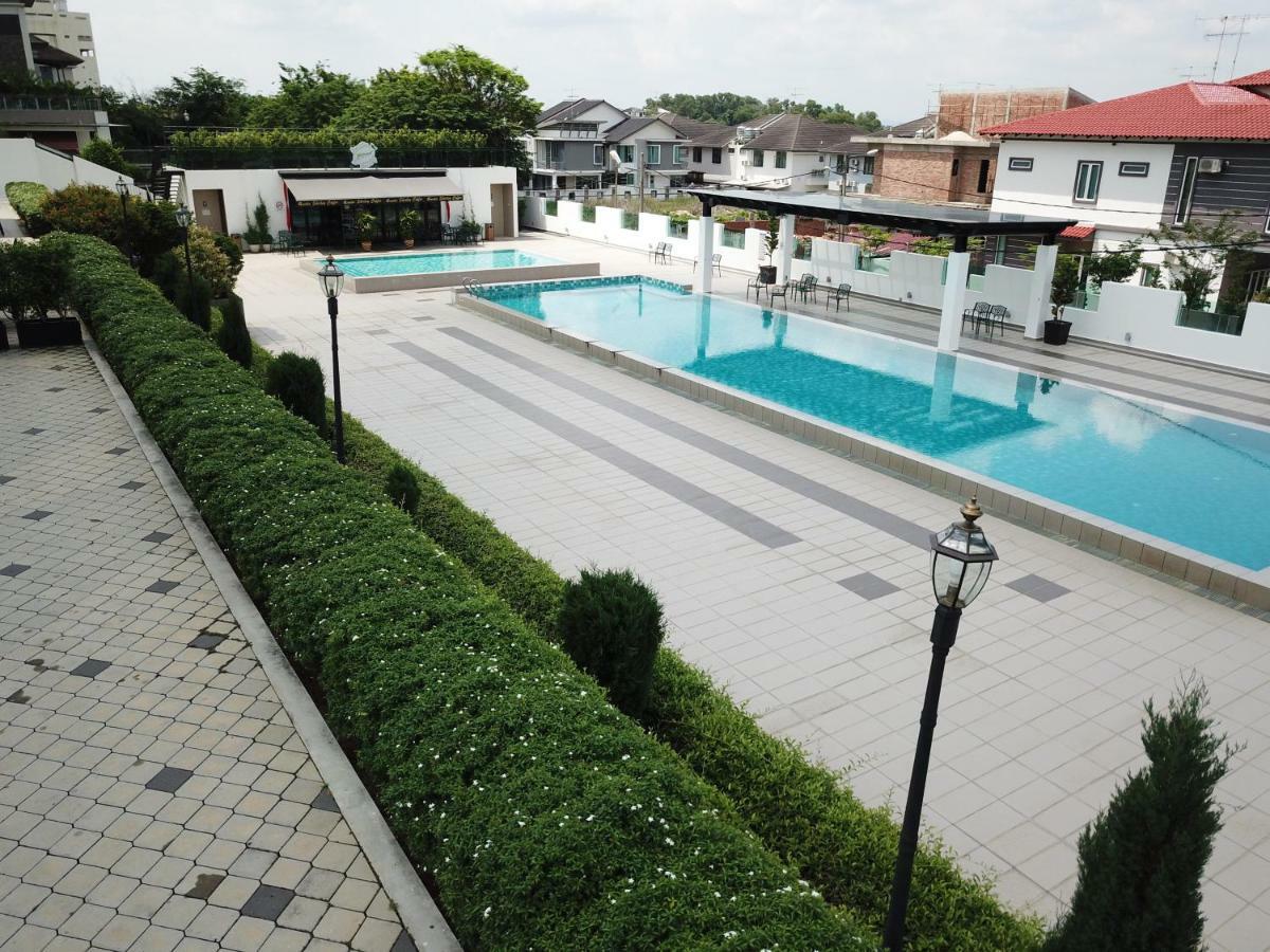 Casa Bianca Hotel Kluang Exterior photo