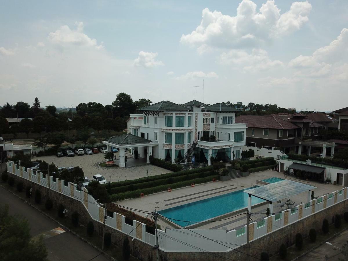 Casa Bianca Hotel Kluang Exterior photo