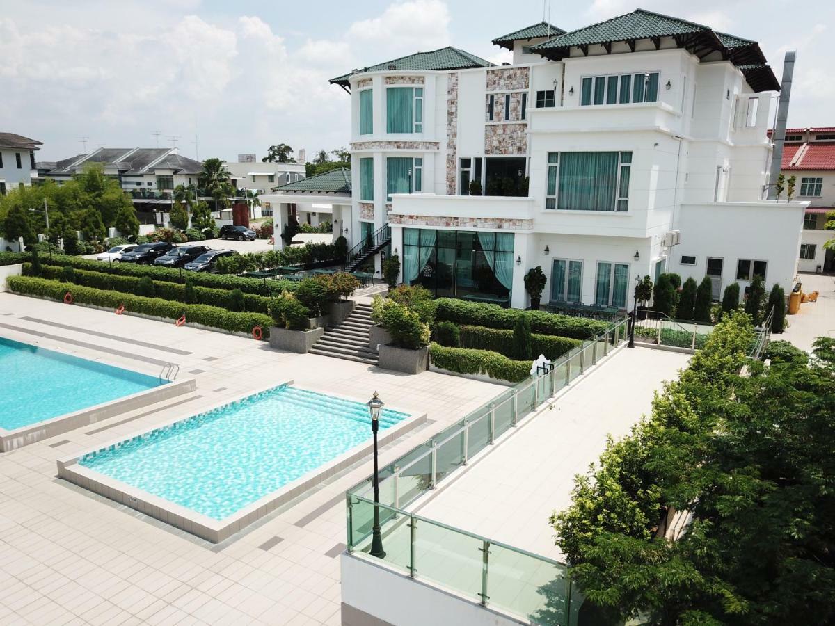 Casa Bianca Hotel Kluang Exterior photo