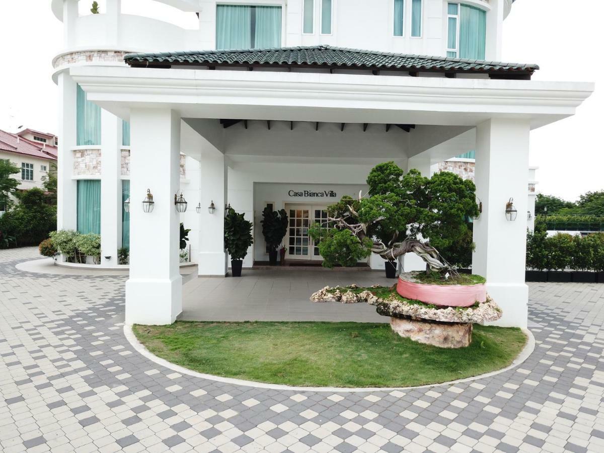 Casa Bianca Hotel Kluang Exterior photo